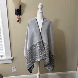 Urban CoCo womens open-front poncho cape shaw Grey Mandala Embroidery Reversible